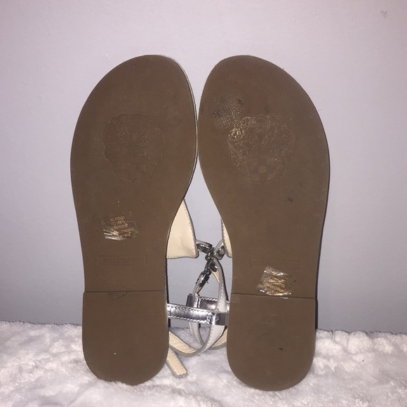 Vince Camuto Itelli Silver Print  Flat Sandals - Picture 4 of 8